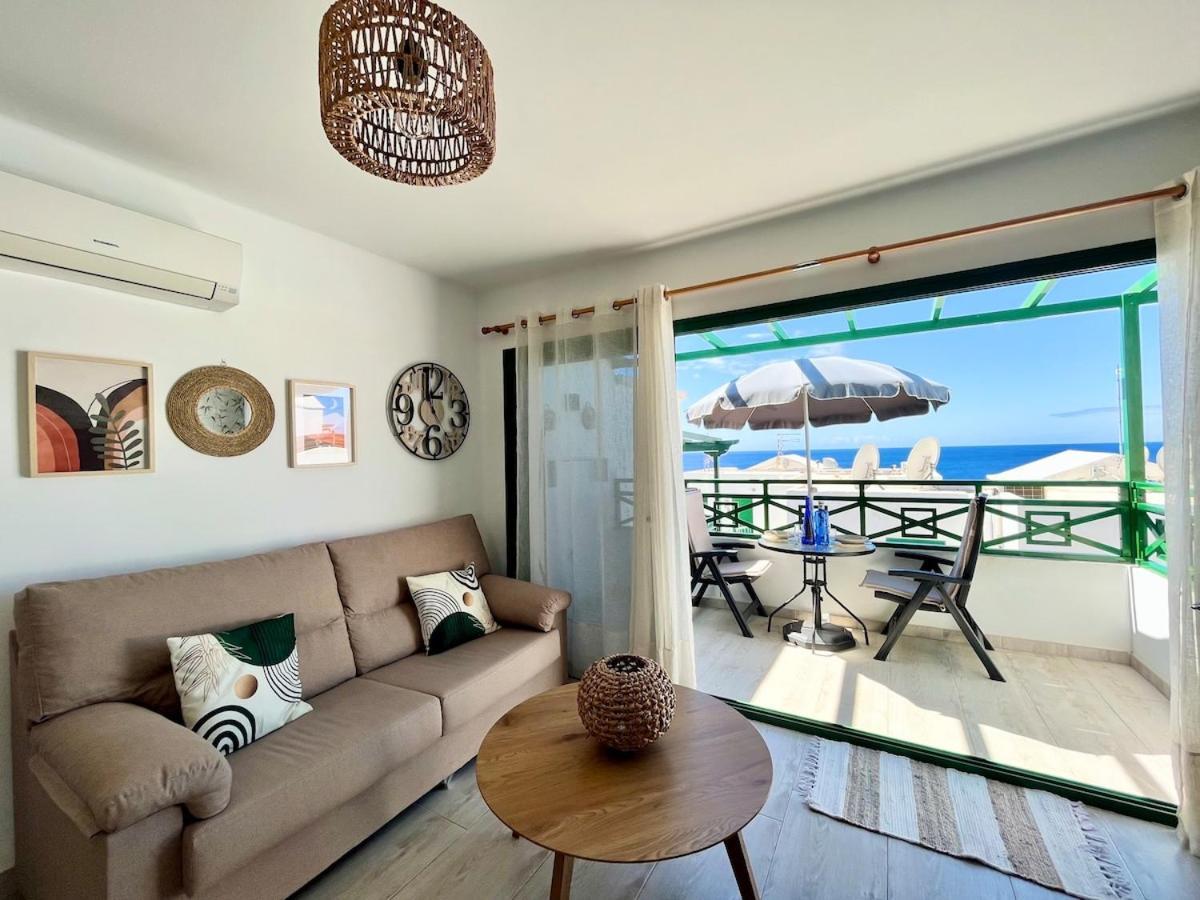 1 Bedroom With Fantastic Sea Views Apartment